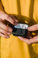 Urban Armor Gear Civilian Beschermhoes voor oplaadcase Geschikt voor (koptelefoon): In Ear koptelefoon Zwart - thumbnail