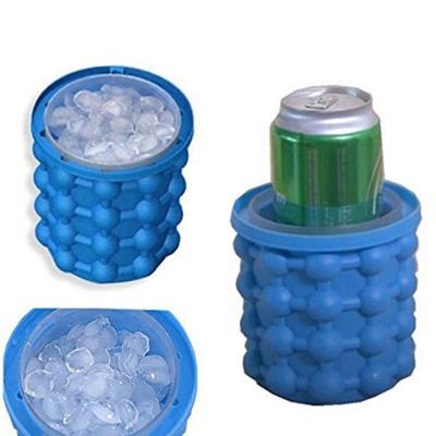 Siliconen + PP opslaan Ice Cube Maker ijsemmer grootte: 14 5 * 13 * 13 cm