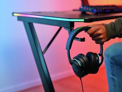 Trust GXT 709 Luminus Gaming Bureau Zwart - thumbnail
