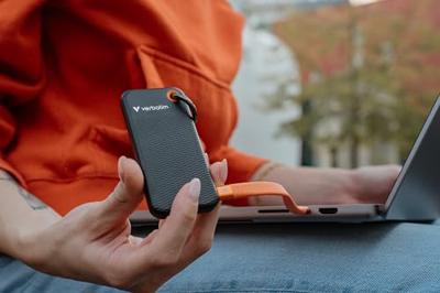 Verbatim Pocket 2 TB Externe SSD harde schijf USB-C 3.2 Gen 2 Zwart, Oranje 32197 Verbatim Pocket 2 TB Externe SSD harde schijf USB-C 3.2 Gen 2 Zwart, Oranje 32197