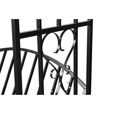 Rozenboog met bank Rozenboog met bank