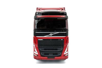 Solido Volvo FH Globetrotter XL rot 1:24 Vrachtwagen