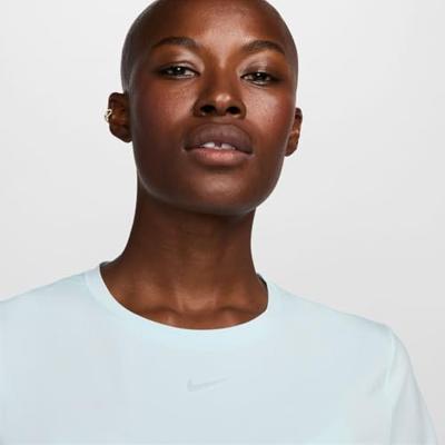 Nike One Classic Dri-Fit Sportshirt Dames L/40. Nike One Classic Dri-Fit Sportshirt Dames L/40.