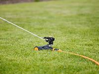 Fiskars Sectorsproeier | metaal | met wielen 1023656 - thumbnail