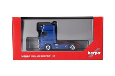 Herpa 311533-005 H0 Vrachtwagen Mercedes Benz Actros Gigaspace Solotrekmachine 2-assige met lampenbeugel en bescherming tegen bumper, zangblauw