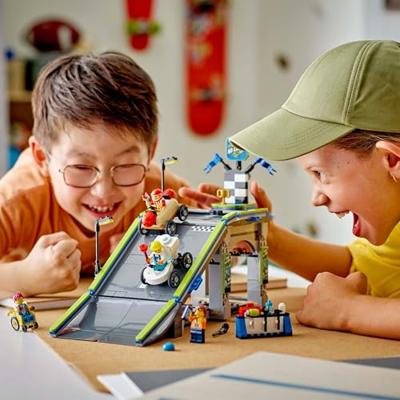 LEGO CITY 60460 Geen grenzen: Baan met hellingen voor raceauto's