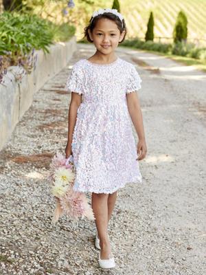 Feestelijke jurk met lovertjes ecru Feestelijke jurk met lovertjes ecru