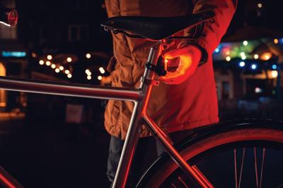 Achterlicht met remlicht Axa Dwn Rear Brake Light 1 Lux USB-C oplaadbaar - thumbnail