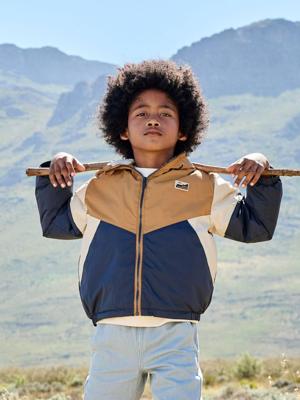 Windjack voor jongens met sherpavoering pecannoot