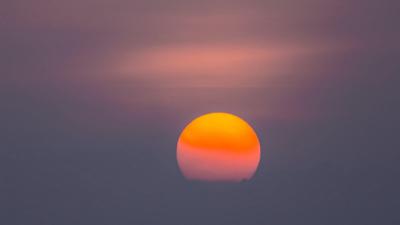 Schilderij - Zonsondergang, Fel Oranje Gloed, Premium Print, wanddecoratie