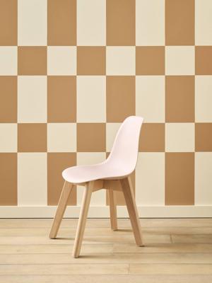 Stoel voor de kleuterschool in Scandinavisch design rozen Stoel voor de kleuterschool in Scandinavisch design rozen