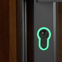 SecuCare Glow in the dark sticker voor cilinders van sloten - thumbnail