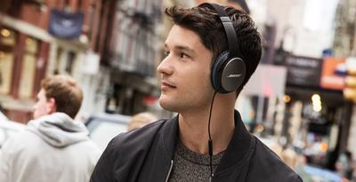Bose QuietComfort 25 Acoustic Noise Cancelling koptelefoon (geschikt voor Apple-apparaten) Triple black voor Apple - zwart