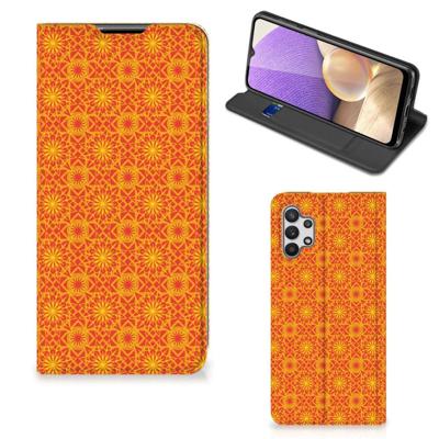 Samsung Galaxy A32 5G | Hoesje met Magneet | Batik Oranje Samsung Galaxy A32 5G | Hoesje met Magneet | Batik Oranje