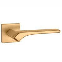 Aprile Massieve Deurkruk Bergenia Mat Goud Op Vierkant Rozet - thumbnail