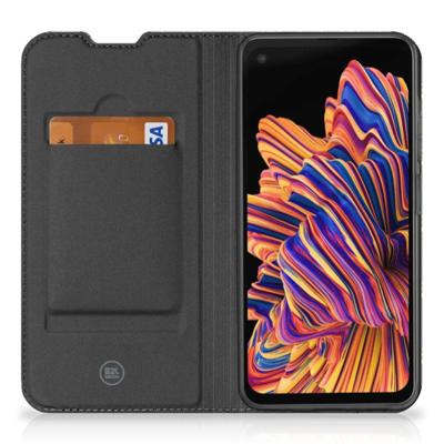 Samsung Galaxy Xcover 6 Pro | Hoesje met Magneet | Franse Lelie Samsung Galaxy Xcover 6 Pro | Hoesje met Magneet | Franse Lelie