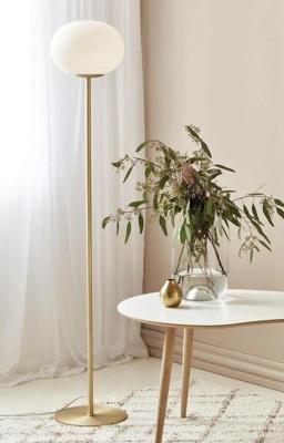 Nordlux Glazen vloerlampAlton messing met wit glas - 2010514001