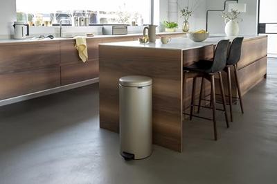 Brabantia pedaalemmer 30l metallic gold Brabantia pedaalemmer 30l metallic gold