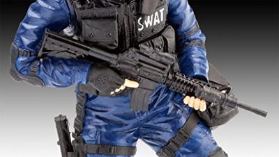 Revell 1/16 Swat Officer Revell 1/16 Swat Officer