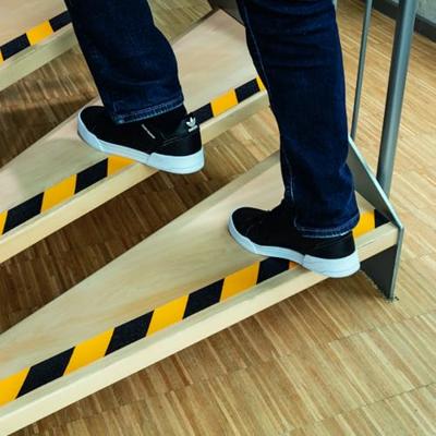 Durable DURALINE GRIP 1083130 Anti-sliptape Zwart, Geel (l x b) 15 m x 50 mm 1 stuk(s)