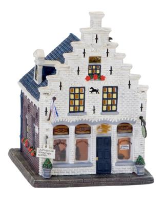 Dickensville kersthuisje schoenmaker Franeker 13 x 15 cm porselein Dickensville kersthuisje schoenmaker Franeker 13 x 15 cm porselein