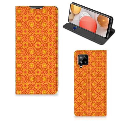 Samsung Galaxy A42 | Hoesje met Magneet | Batik Oranje Samsung Galaxy A42 | Hoesje met Magneet | Batik Oranje