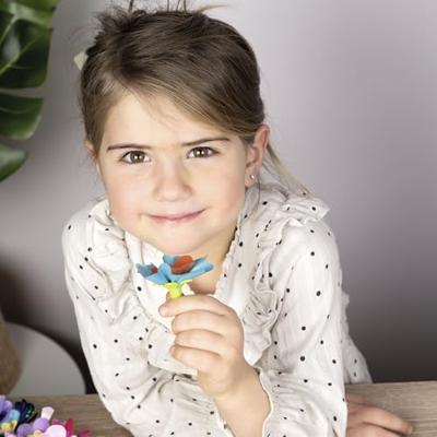 Smoby - Creatieve vrijetijdsbesteding - Vullingen van 16 bloemen - Voor de set voor het maken van decoratieve objecten - Gemaakt in Frankrijk Smoby - Creatieve vrijetijdsbesteding - Vullingen van 16 bloemen - Voor de set voor het maken van decoratieve objecten - Gemaakt in Frankrijk