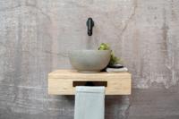 Saniclear Seba fonteinset met eiken plank, grijze terrazzo waskom en zwarte kraan voor in het toilet - thumbnail