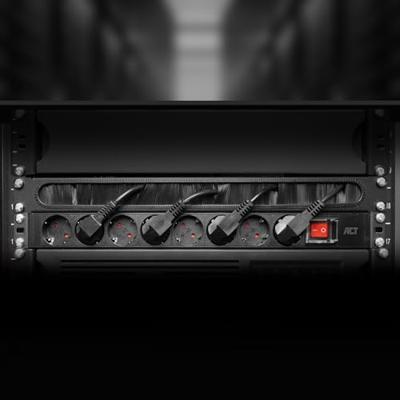 ACT Stekkerdoos PDU 19 inch CEE7/7 8-voudig type F. 2.5m H05VV-F 3G1.5