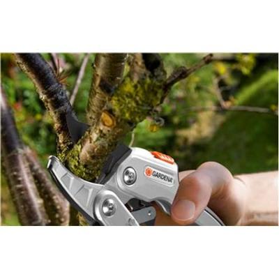 Gardena Comfort Hefboomsnoeischaar SmartCut 22mm Knipdiameter met PowerPlus-Functie en Antikleefcoating - thumbnail