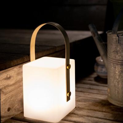 TIKY Snoerloze lantaarn met bamboe handvat - LED warm wit / meerkleurig dimbaar - H27cm TIKY Snoerloze lantaarn met bamboe handvat - LED warm wit / meerkleurig dimbaar - H27cm