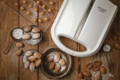 Pinda/koekjes broodrooster (24 stuks) Adler AD 3039 wit