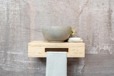 Saniclear Seba fontein met eiken plank en grijze terrazzo waskom voor in het toilet Saniclear Seba fontein met eiken plank en grijze terrazzo waskom voor in het toilet