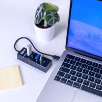 iggual USB-C hub met 4 USB 3.0 poorten, USB-C adapter met 4 poorten, blauwe LED-display en veiligheidsbescherming, Type-C adapter, compatibel met MacBook Pro/Air, iPhone en Galaxy, kabel van 30 cm - thumbnail