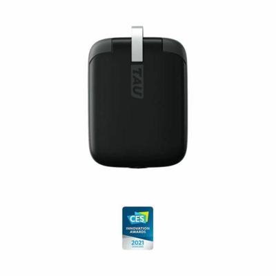 TAU mini powerbank voor aan je sleutelhanger (1400 mAh) met geïntegreerde kabel - 3 in 1 sleutelbos powerbank - Zwart TAU mini powerbank voor aan je sleutelhanger (1400 mAh) met geïntegreerde kabel - 3 in 1 sleutelbos powerbank - Zwart