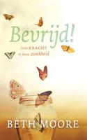 Bevrijd! - Beth Moore, Evelyne Geijtenbeek-Gouw - ebook - thumbnail