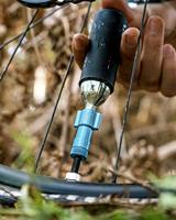 Peaty's holeshot co2 tire inflator kit - thumbnail