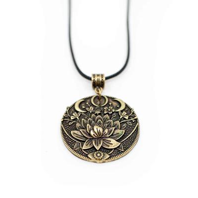 Tibetaanse Hanger Lotus & Maan - Goudkleurig Tibetaanse Hanger Lotus & Maan - Goudkleurig