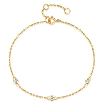 Elenza Goudkleurige Armband met Drie Glinsterende Kristallen