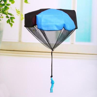 Hand gooien Mini Play Parachute Paratrooper buiten Spelkamer educatief speelgoed van de kinderen met figuur soldaat voor kinderen willekeurige kleur