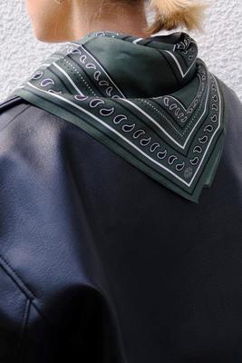 Lescarf shawl Paisley PG50 green 50cm