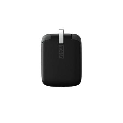 TAU mini powerbank voor aan je sleutelhanger (1400 mAh) met geïntegreerde kabel - 3 in 1 sleutelbos powerbank - Zwart