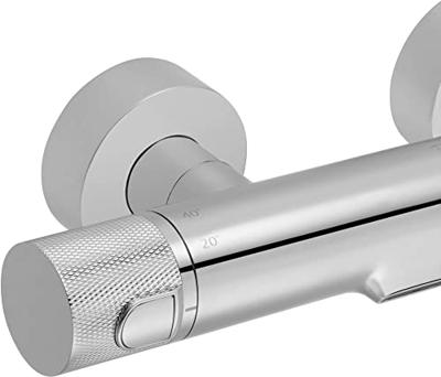 Ben Engraved Cross thermostatische badkraan met watervaluitloop en gravering chroom
