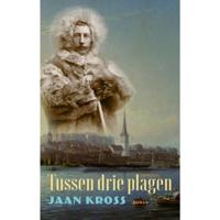 Tussen drie plagen (Paperback) - thumbnail