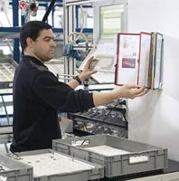 Durable Wandhouder | 10 zichtpanelen | metaal | met profielframef. | 1 stuk - 556700 556700 - thumbnail