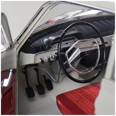 IXO Collection - 1/8 Volvo Amazon S122S