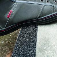 Durable DURALINE GRIP 109601 Anti-sliptape Zwart (l x b) 15 m x 50 mm 1 stuk(s) - thumbnail