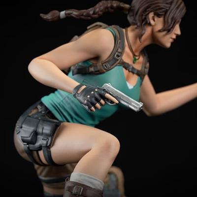 Dark Horse Tomb Raider: Lara Croft PVC Statue