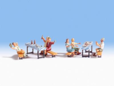 NOCH 15832 H0 Biertuin figuren Geverfd, Zittend
