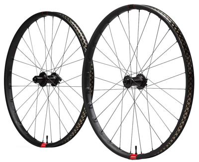Reserve E-30 HD I9 1/1 Carbon 29" CL Boost Wheelset